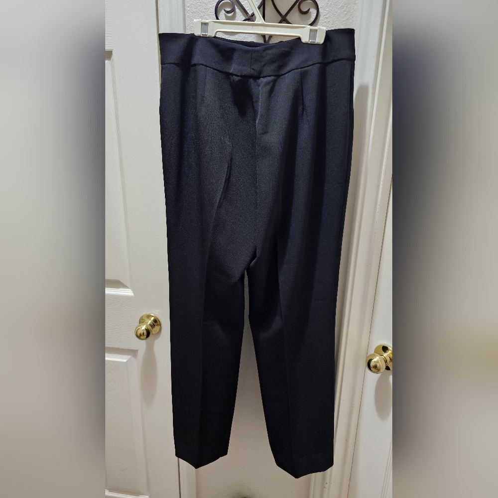 Classic Black Flat Front Womens Trousers Size 8 Petite EUC - Picture 2 of 4